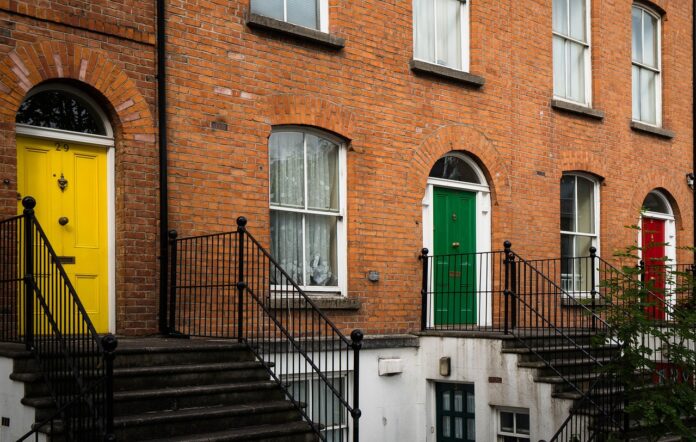Portas das casas coloridas em Dublin Portas das casas coloridas em Dublin